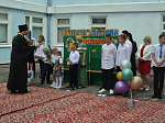 Духовенство благочиния приняло участие в линейках, посвященных Дню знаний