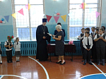 Участие священнослужителя в школьных линейках в День знаний