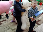 Воспитанники центра "Родничек" получили подарки в рамках акции"Рождественское чудо - детям"