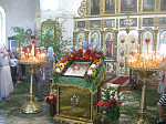 В храме святого мученика Иоанна Воина молитвенно встретили День Святой Троицы