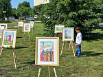 В День Святой Троицы Троицы на территории Свято-Ильинского собора прошла выставка детских рисунков