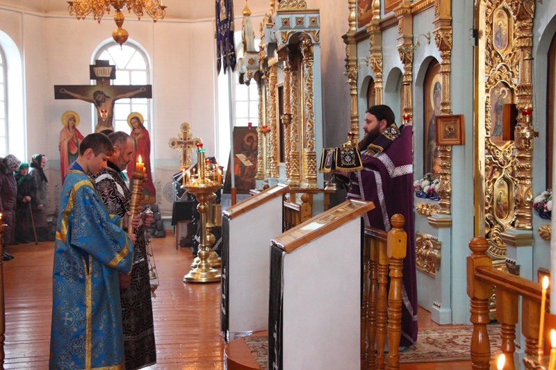 Воскресная служба в Казанском храме Каменки