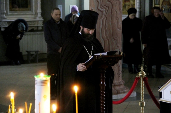 В четверг первой седмицы Великого поста Преосвященнейший епископ Андрей молился за уставным богослужением