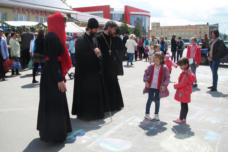 Ярмарка в честь дня православных женщин и дня семьи