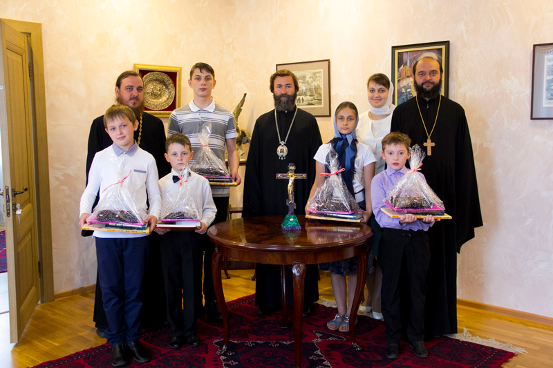 В Россошанской епархии состоялся конкурс среди детей духовенства на знание Закона Божьего