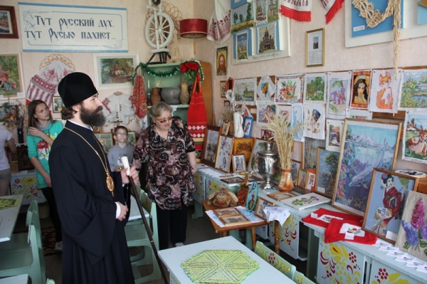 Преосвященнейший епископ Россошанский и Острогожский Андрей посетил Россошанский дом — интернат