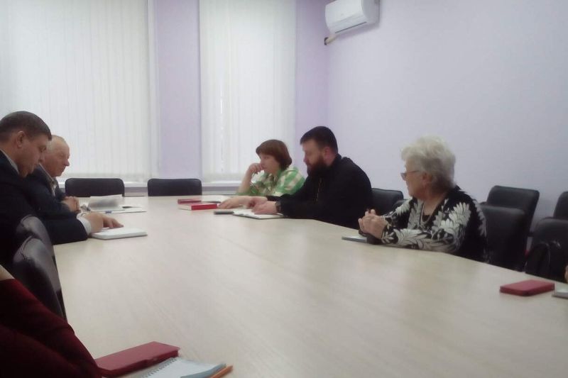 Благочинный принял участие в заседании Общественной палаты района