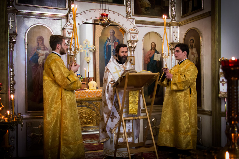 Епископ Андрей совершил Божественную литургию в день памяти свт. Иоасафа Белгородского