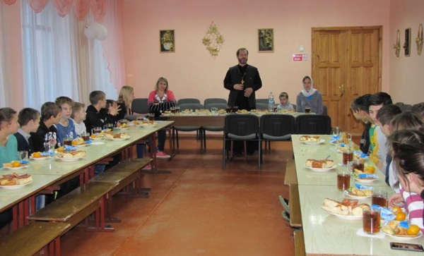 Иерей Евгений и матушка Ирина Ельчаниновы посетили Калачеевскую школу – интернат для детей-сирот