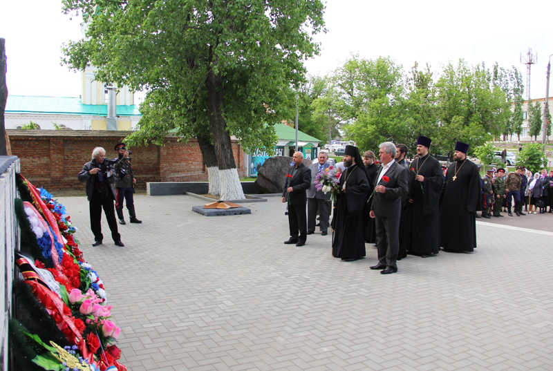 Преосвященнейший епископ Андрей посетил с архипастырским визитом р/п Петропавловка