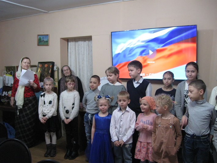 В Воскресной школе имени святителя Серафима (Соболева), архиепископа Богучарского, состоялось праздничное мероприятие к Дню матери