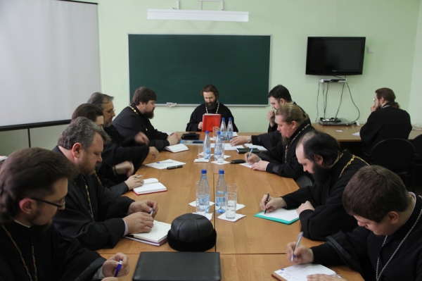 9 апреля состоялся епархиальный совет Россошанской и Острогожской епархии