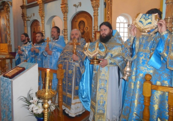 Соборная литургия Каменского благочиния перед списком чудотворной иконы Божией Матери именуемая Казанская