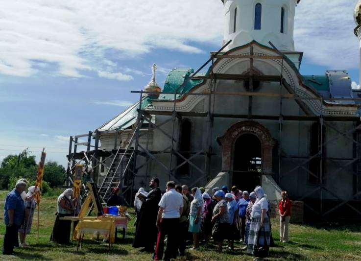 Калачеевцы помолились епархиальной святыне