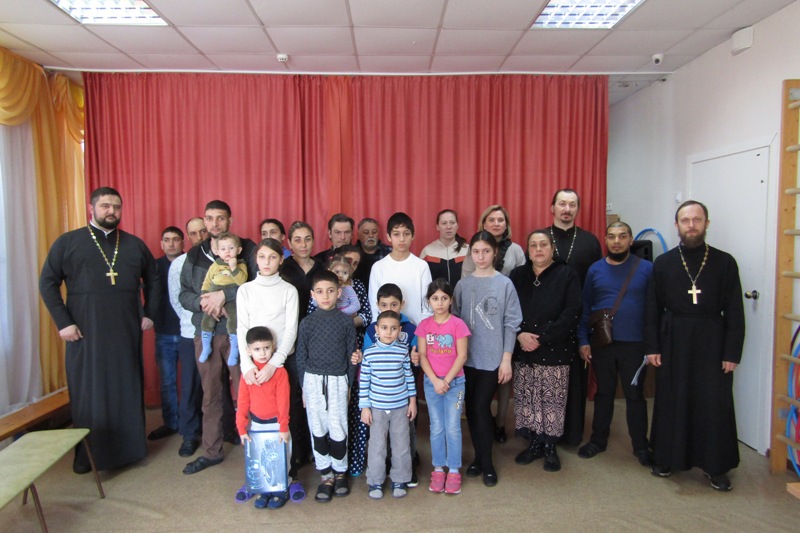 Духовенство благочиния посетило место пребывания семей, эвакуированных из Луганской и Харьковской областей