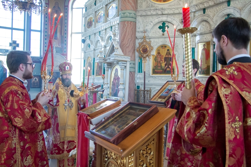 Архипастырь совершил Божественную литургию в день отдания праздника Пасхи