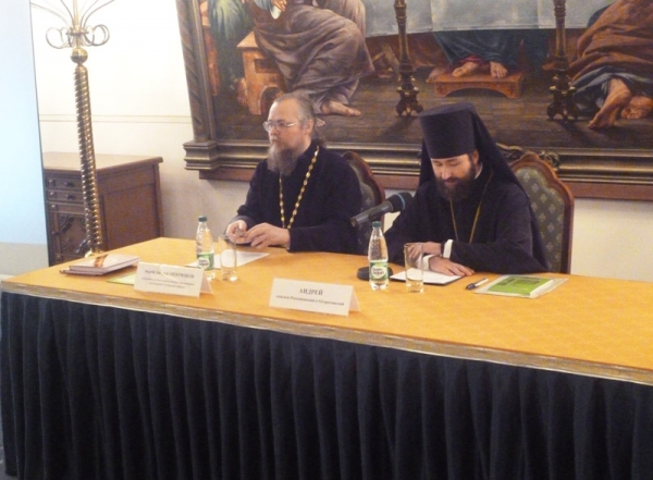 Епископ Россошанский и Острогожский Андрей возглавил работу секции Рождественских чтений