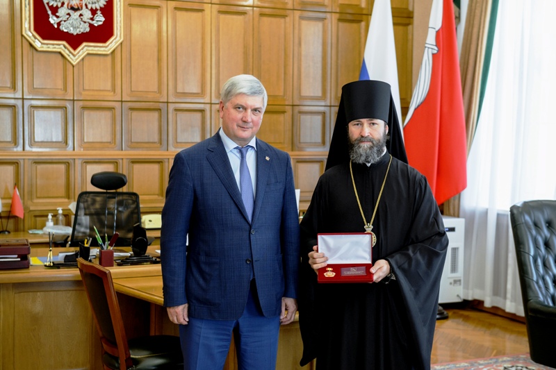 Епископ Россошанский и Острогожский Андрей был награжден знаком отличия «За заслуги перед Воронежской областью»