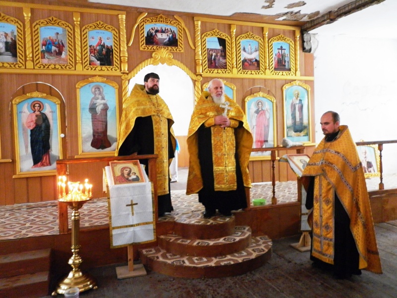 Первое богослужение в храме святителя Николая Чудотворца х. Поплавский.
