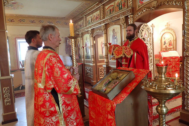 Поздравления с Днем жен-мироносиц в  Русской Журавке и Мамоновке