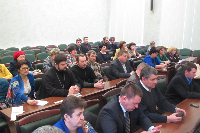 Благочинный Павловского церковного округа принял участие в заседании Общественной палаты района