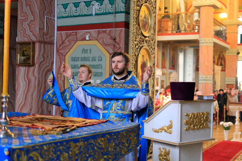 Праздничное богослужение в Ильинском соборе в день Казанской иконы Божией Матери