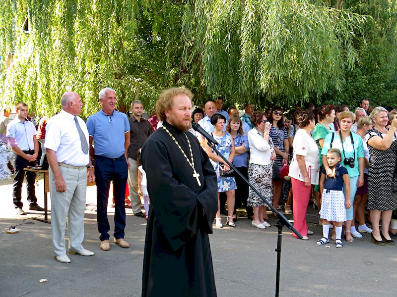 День знаний в школах Верхнего Мамона