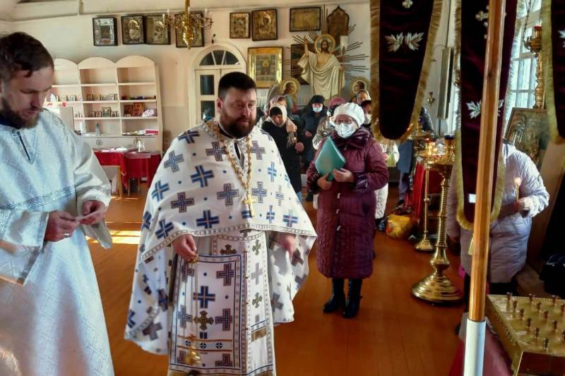 В Каменке совершили панихиду по всем православным христианам, безвинно богоборцами убиенными или пребывавших в заключении