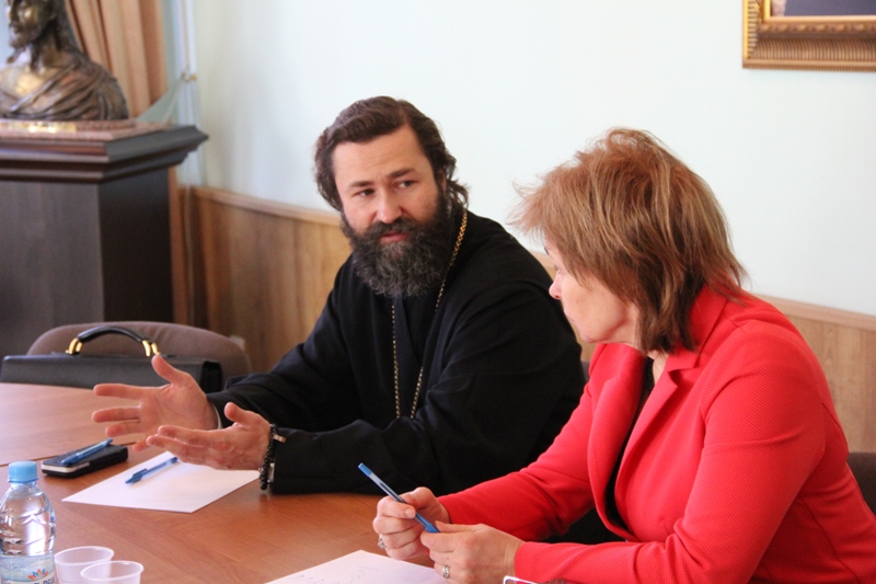 Епископ Россошанский и Острогожский Андрей принял участие в совместном заседании комиссий Общественной палаты Воронежской области