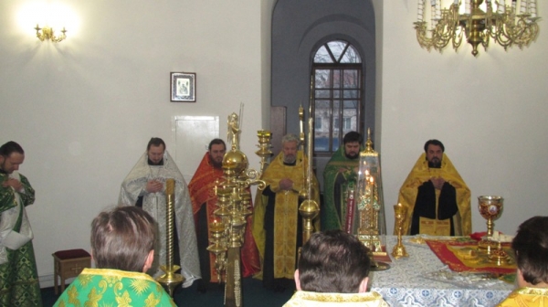 Священнослужители исповедались духовнику епархии