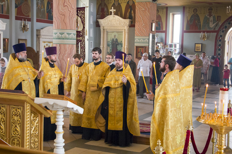 Праздничное богослужение в канун дня Крещения Руси