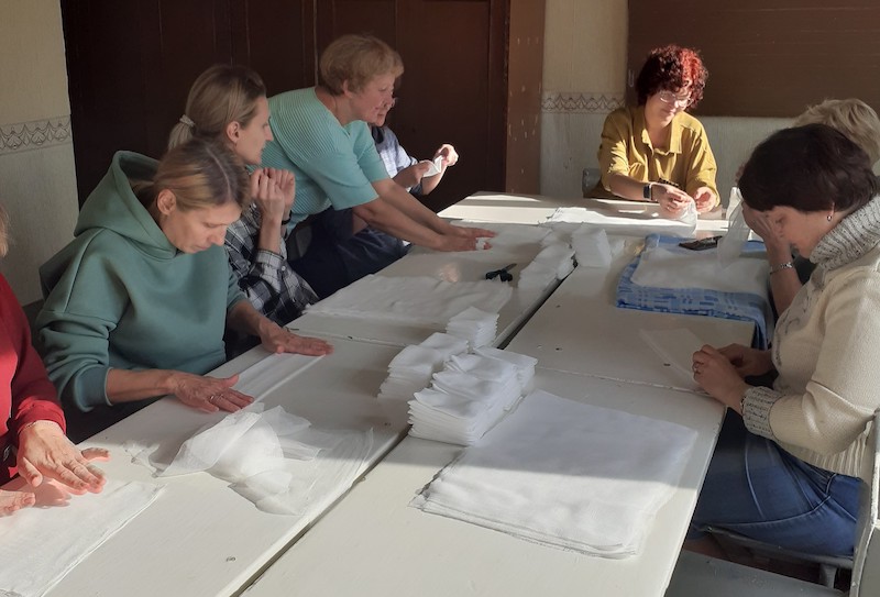 Острогожский церковный округ помогает Белгородскому военному госпиталю