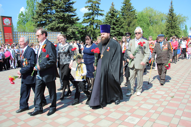 Духовенство Каменского церковного округа приняло участие в торжествах по случаю дня Победы