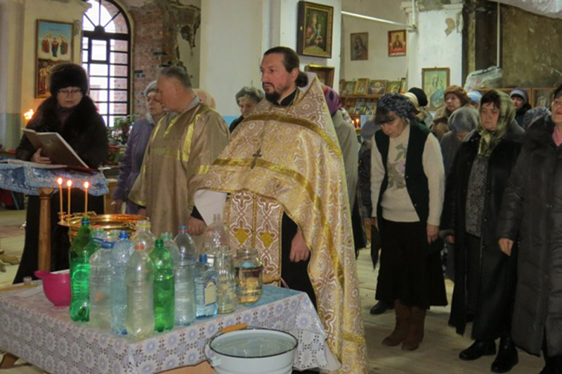 Мощи святых в Свято-Успенском храме Калача