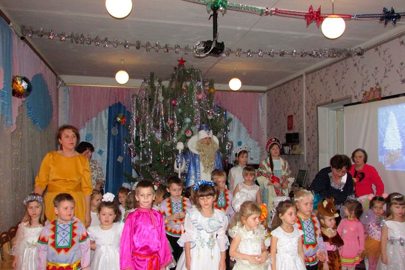 Священнослужители посетили рождественский концерт в детском саду