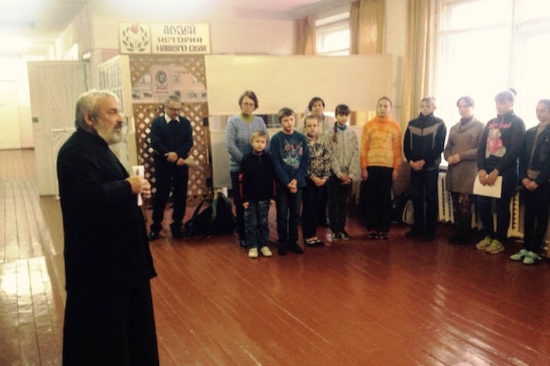В Кривополянской школе состоялся сбор с участием священнослужителя