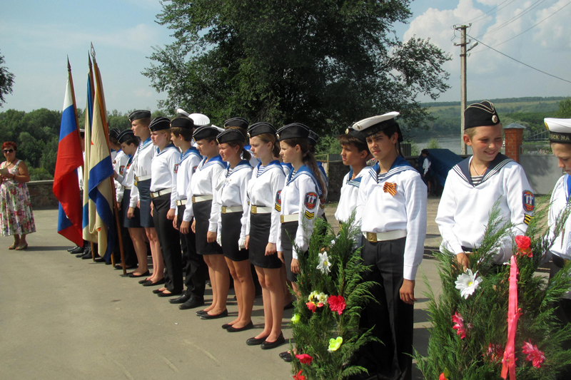 В Павловске молитвенно почтили память погибших моряков