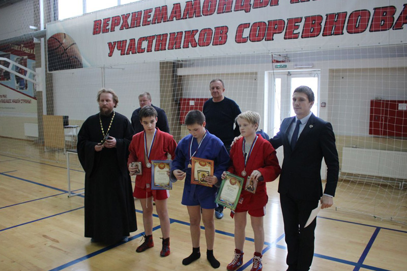 В Верхнем Мамоне состоялся областной турнир по самбо на приз святителя Митрофана