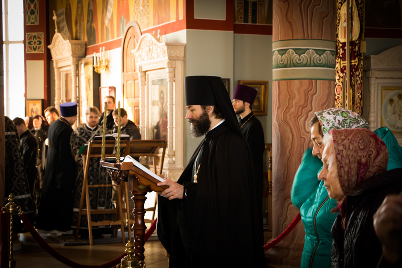 Архипастырь совершил богослужение в Свято-Ильинском кафедральном соборе
