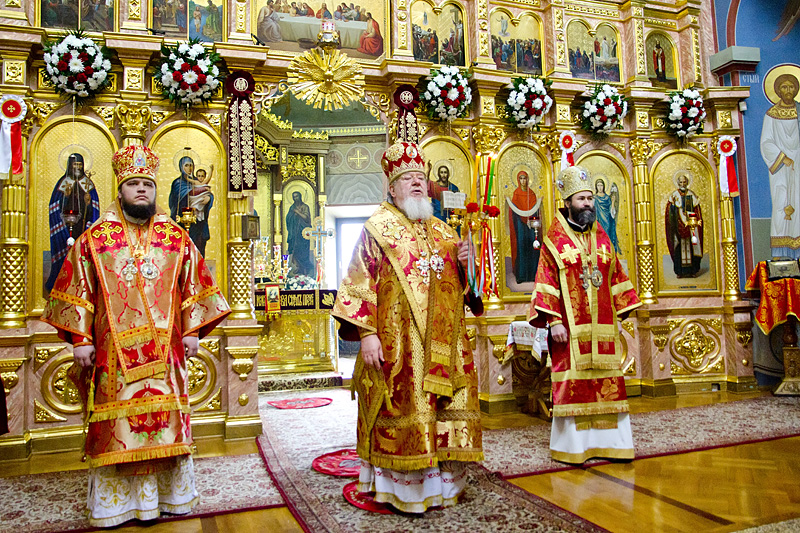 Епископ Россошанский и Острогожский Андрей принял участие в Пасхальном торжестве в Покровском соборе г. Воронежа