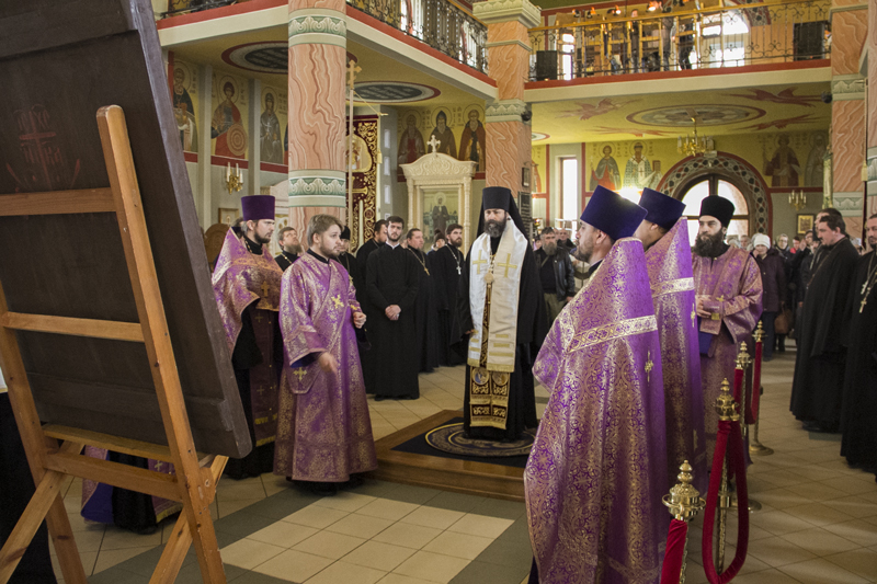 Образ Пресвятой Богородицы «Гликофилуса» торжественно встречен в Россошанской епархии