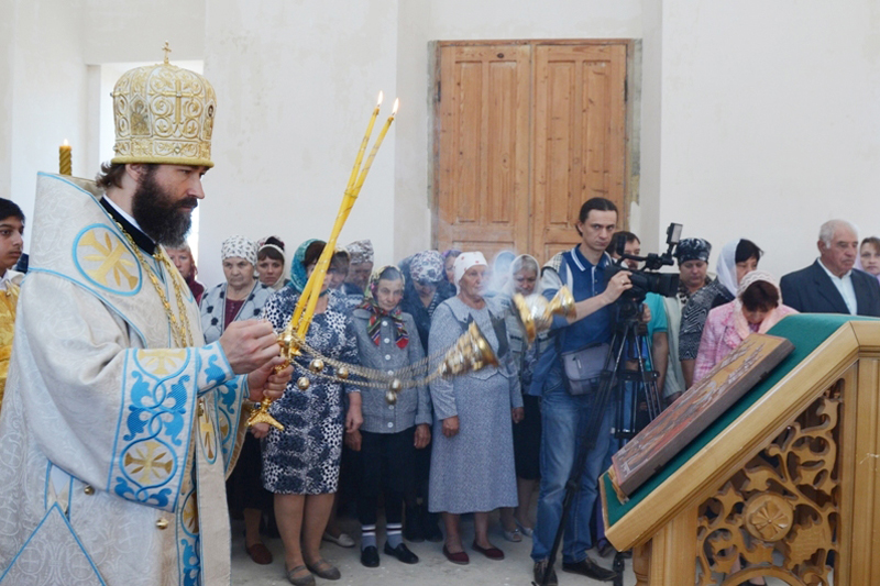 Впервые за долгие годы молчания в Успенской церкви с. Зайцевка была совершена Божественная литургия