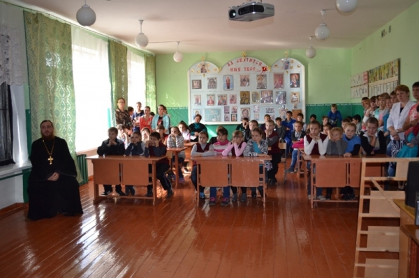 Мероприятие в Нижнемамонской школе, посвященное 700-летию со дня рождения прп. Сергия Радонежского