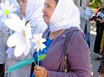 Акция «Белый цветок на приходе Преображенского храма и молебен перед Феодоровским образом Пресвятой Богородицы