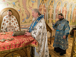 В престольный праздник Знаменского крестового храма Глава Воронежской митрополии совершил Божественную литургию
