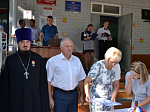 Иерей Артемий Фисенко принял участие в торжественной линейке 1 сентября