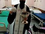 В праздник Крещения в Павловской районной больнице совершили молебен и окропили водой отделения