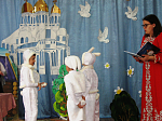 Священнослужитель посетил праздничное представление «Снова пасха к нам пришла»