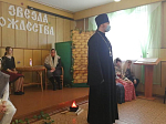 Настоятель Покровского храма посетил рождественский вечер «Звезда Рождества»