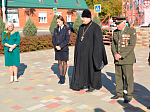 Благочинный принял участие в митинге, посвящённом трагедии в Керченском колледже